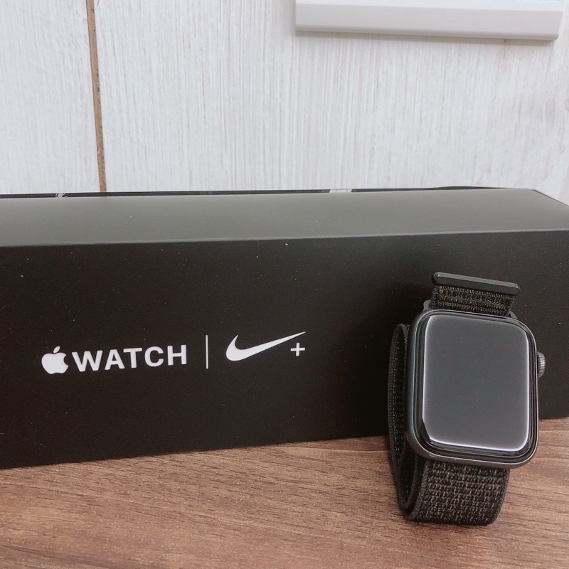 《二手》Apple Watch S4 44mm GPS 含全套配件