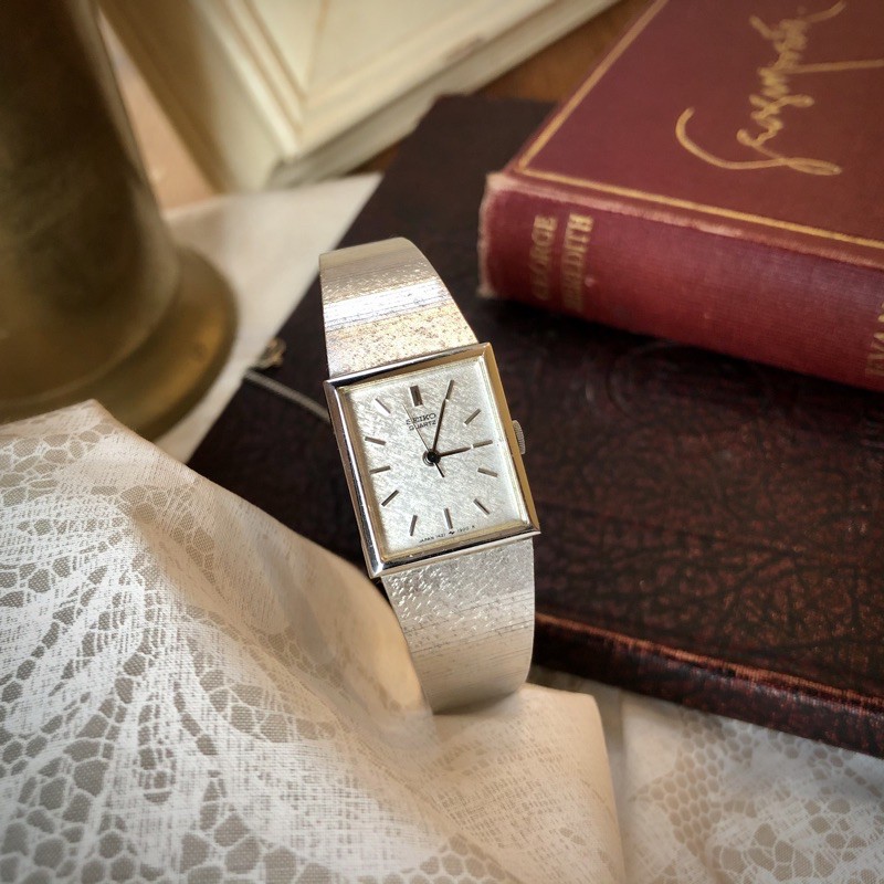 Vintage • SEIKO • 日本精工 80年代 冰磚方塊 雪藏霧紗銀鍊帶 質感細紗錶面 庫存老錶 古董石英錶