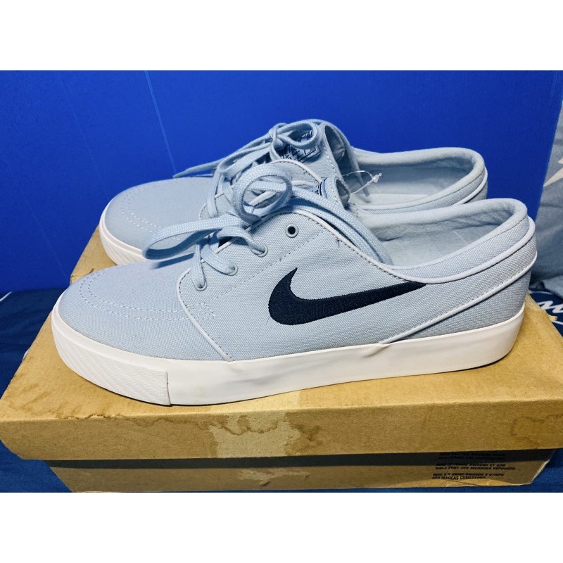 nike janoski light blue