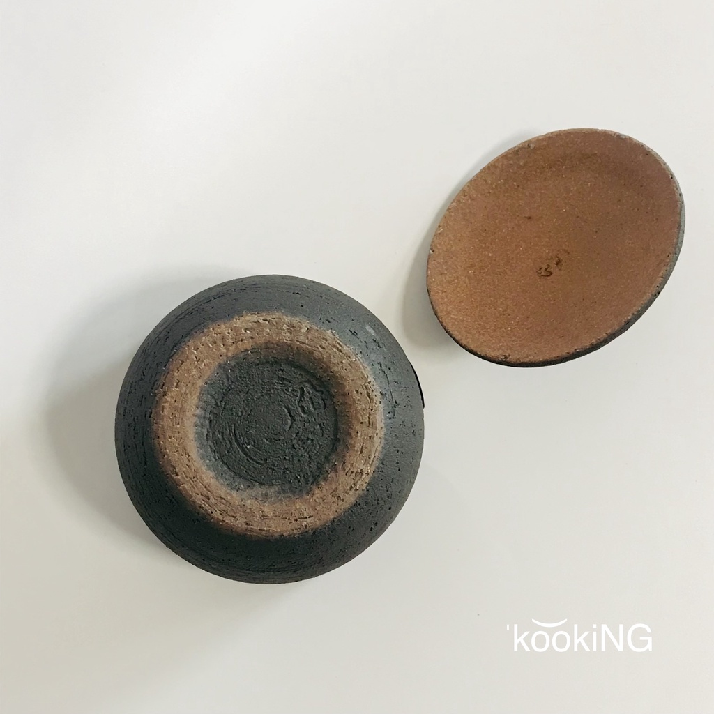 現貨 信樂燒鹽罐 日本製丸伊製陶hechimon 270ml 大 職人手作多孔質鹽壺 蝦皮購物