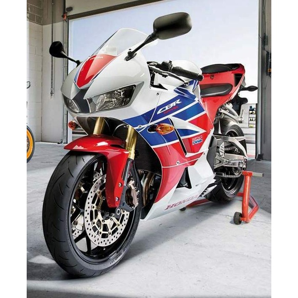 陳兄用 2014 HONDA CBR600RR 原廠HRC式樣