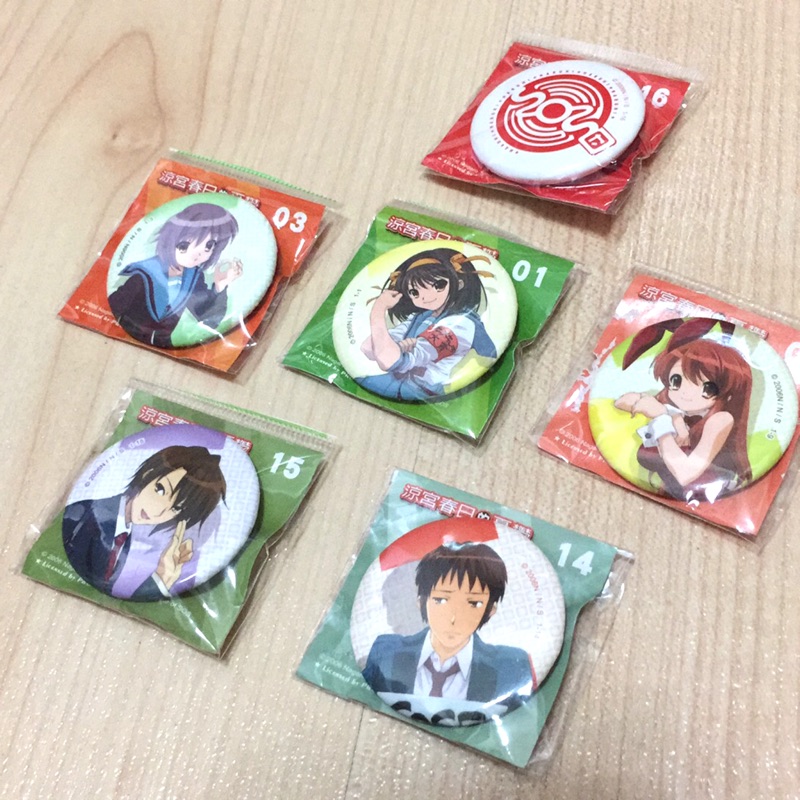 涼宮春日的憂鬱sos團涼宮春日 朝比奈實玖瑠 長門有希 阿虛 古泉一樹徽章 別針 胸章六個一組 不分售 蝦皮購物