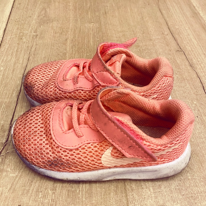 《二手童鞋》nike 女童鞋 珊瑚橘粉色 14公分