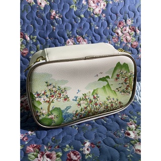 妮娜花園~全新～韓國～雪花秀Sulwhasoo～💕粉紅山水🍑桃樹雲海化妝包（19*10*高7）