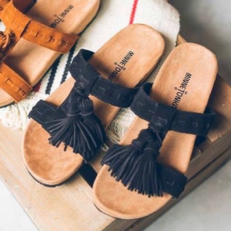 Minnetonka _Midori流蘇墜涼鞋
