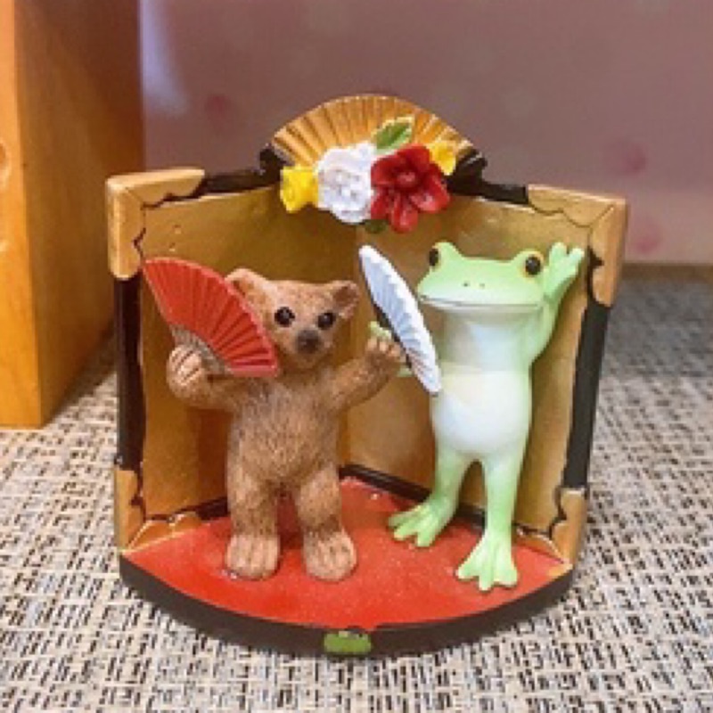 日本🇯🇵現貨 小熊 青蛙 Copeau 日式 和風 金屏風 跳舞 紀念品 扇子 療癒擺飾 桌上擺飾 公仔 日本風 和雜貨