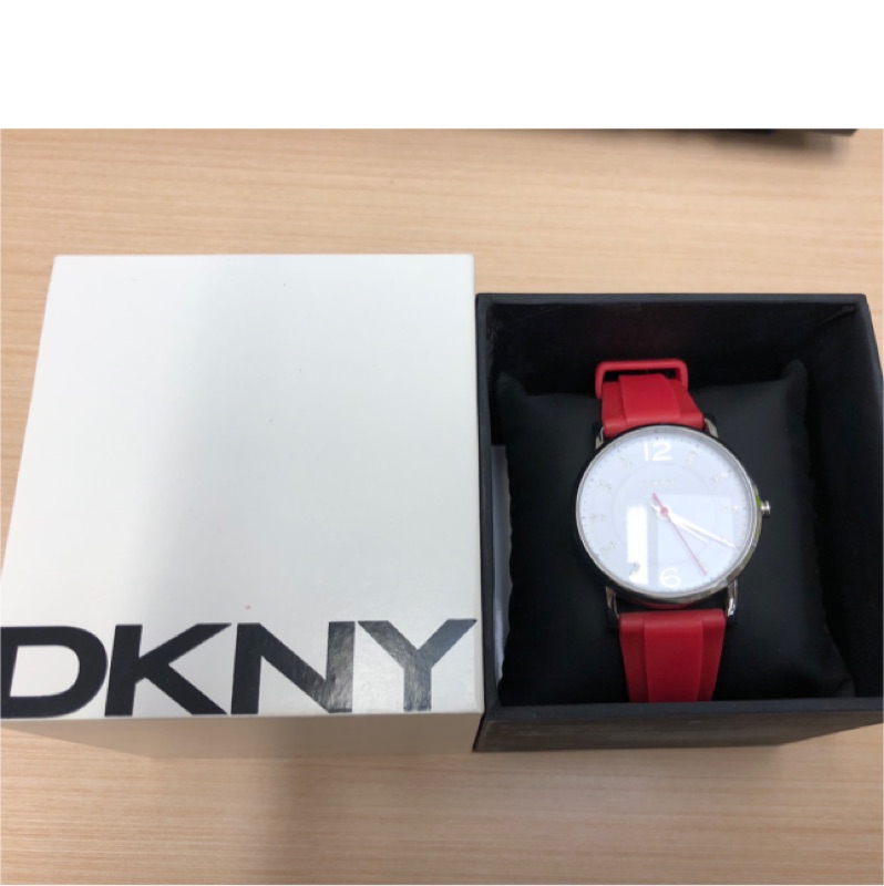 DKNY 紅表帶手錶
