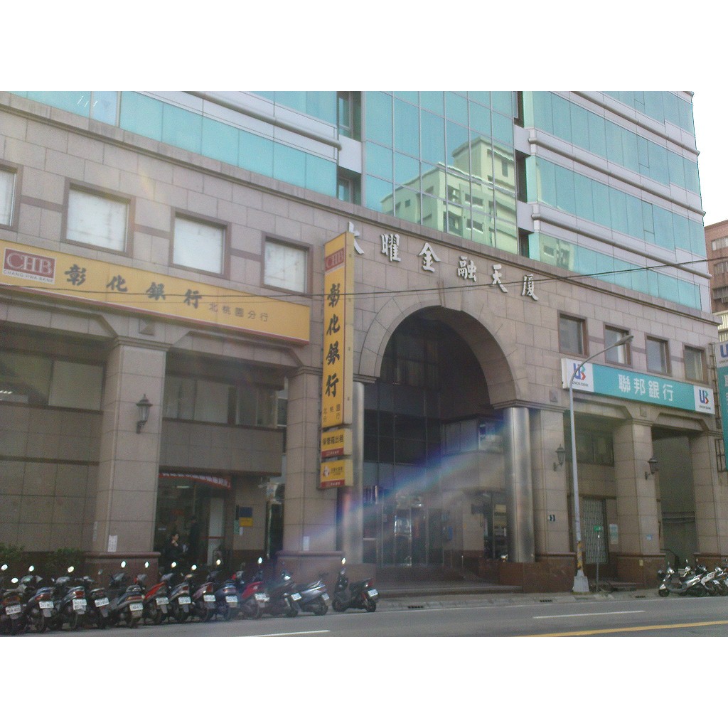 屋主自租 桃園市桃園區商辦大樓辦公室26坪含辦公傢俱一樓雙銀行 彰化 聯邦 未來捷運綠線g08站g09站月租18000元 蝦皮購物