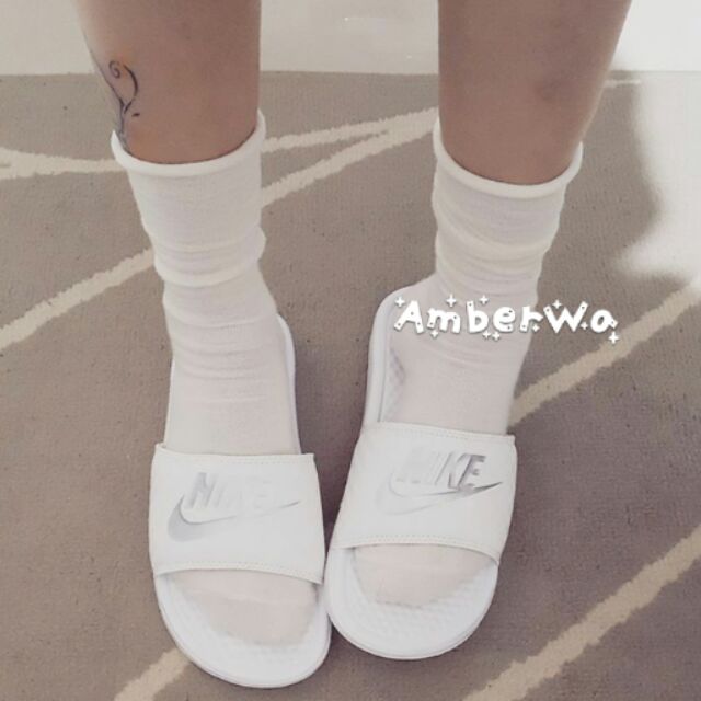 ✅Nike✅WMNS BENASSI JDI 韓妞最愛💛白底銀勾 鑽石格紋 女款 拖鞋💗全新