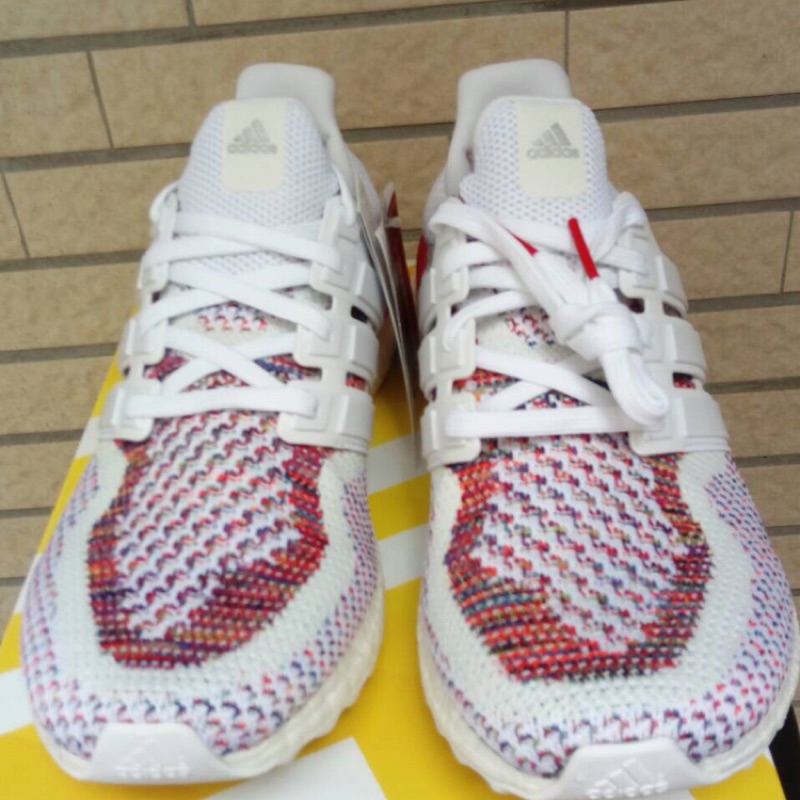 Adidas ultra boost 2.0 彩虹