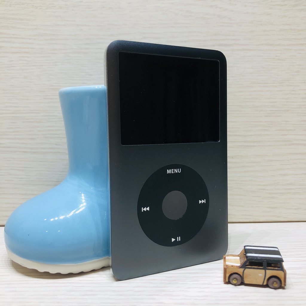 【便宜賣絕版品收藏】iPod classic 160 GB（2009 年末）內部無損傷 附充電線及保護套