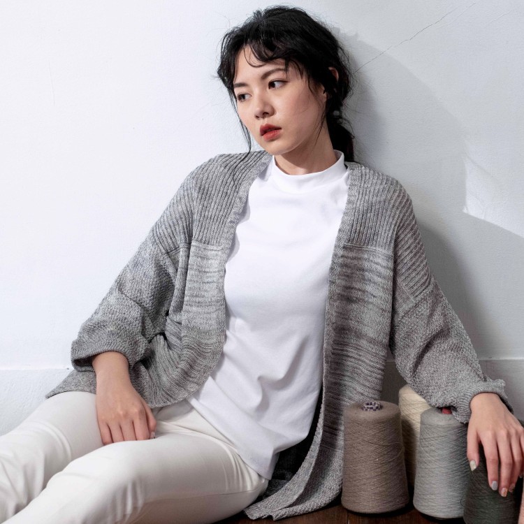 O-LIWAY 台灣製MIT 公主袖多段織紋設計針織外套-淺麻灰 罩衫