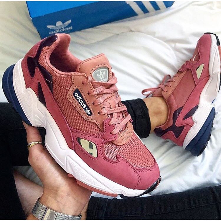 adidas falcon d96700