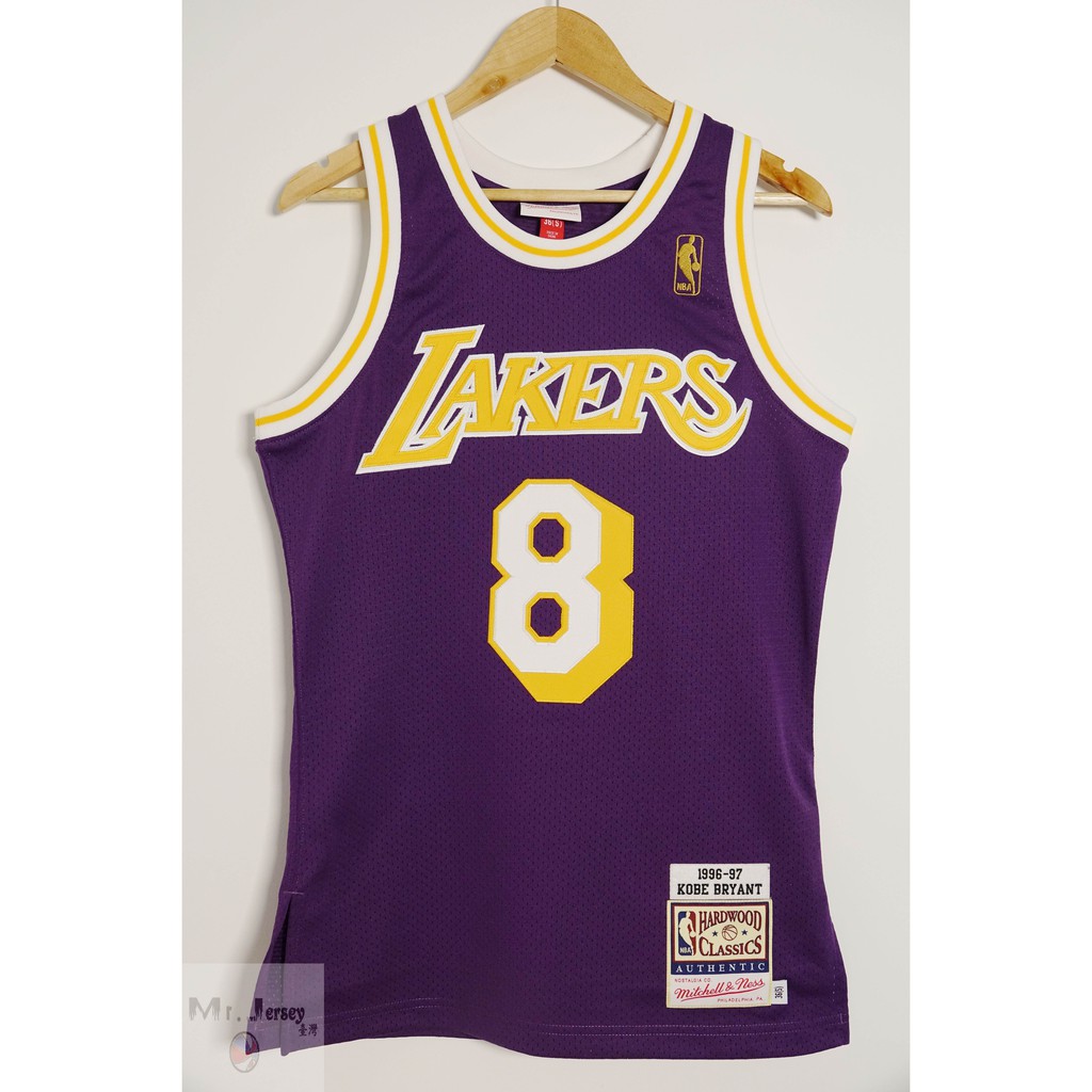 Mitchell&amp;Ness Kobe Bryant 湖人隊 1996-97 新人年 復古紫 球員版 AU 球衣