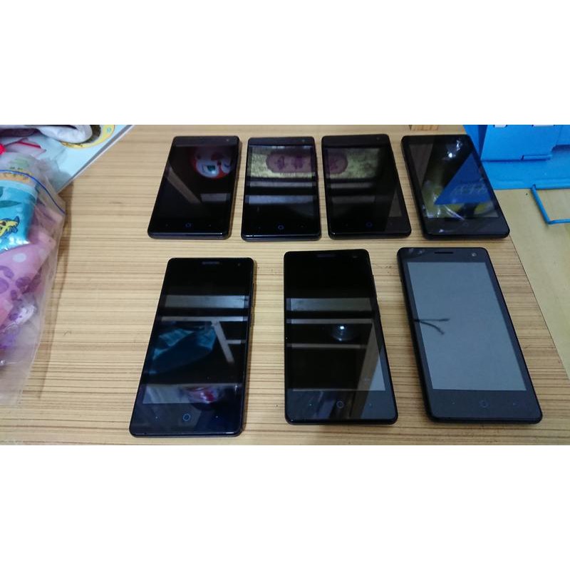 二手中古-台灣大哥大微笑手機 Taiwan Mobile Amazing A5S黑色(無電池)X7支