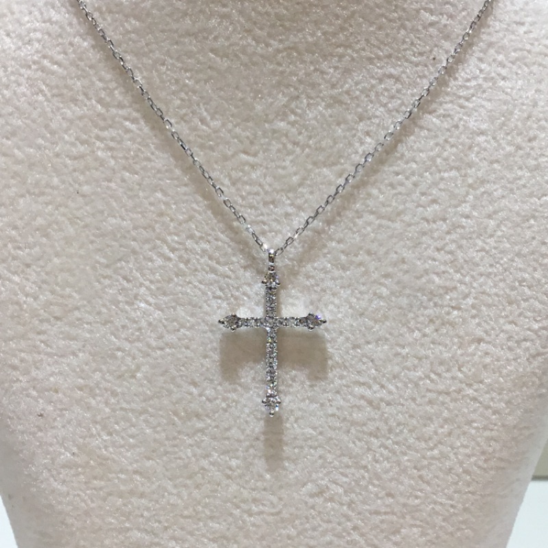 「瑞安珠寶」750白K金鑲鑽十字架造型鑽石墜子特價$11999.-