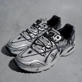 ASICS X ANDERSSON BELL GEL-1090 復古綁帶慢跑鞋 銀白 logo 老爹鞋 跑步 情侶運動鞋