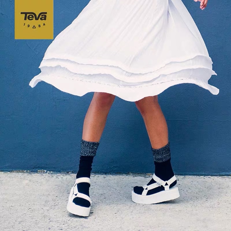 teva flatform universal white
