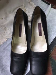 黑色全真皮簡約風格 中跟鞋 37
