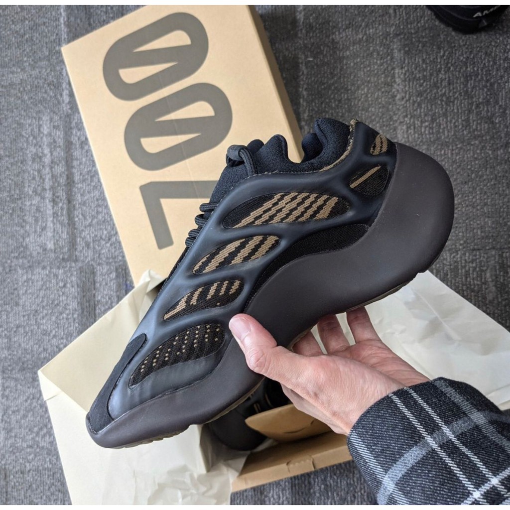 Yeezy 700 v3 Clay Brown