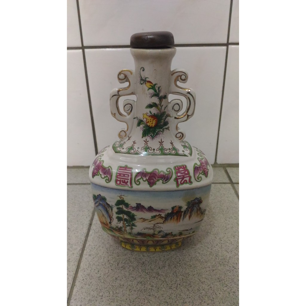 古董老物 陶瓷空酒瓶:特級酒瓶 "壽" 金門酒廠 空瓶