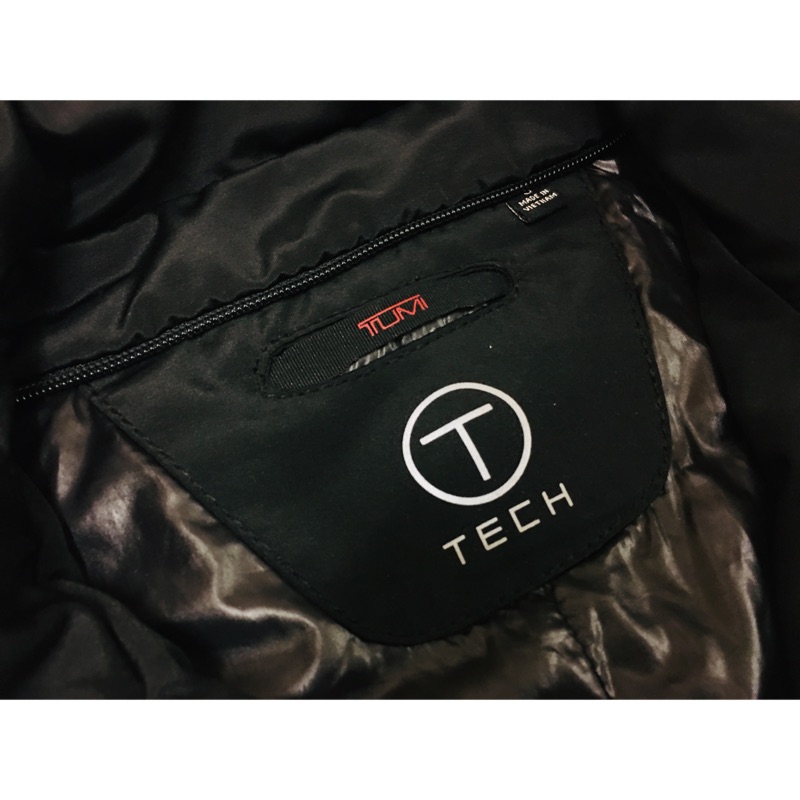 日本帶回 經典商品 TUMI T-tech 黑色時尚防風立領外套（隱藏帽）D210