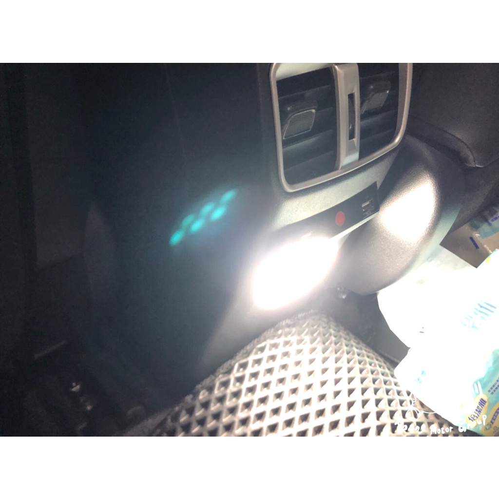 銳訓汽車配件-台南麻豆店 Toyota Corolla Cross 安裝 卡夢CC專用 後座USB+ LED照明燈 飾框
