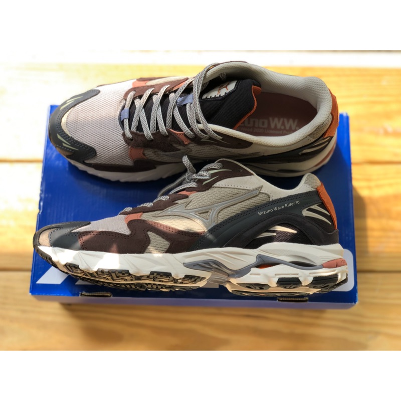 mizuno wave rider 10