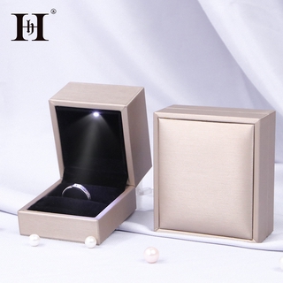 可批發 新款 拉絲皮LED燈 首飾盒 創意戒指盒 手鐲盒 飾品 包裝盒 項鍊珠 珠寶盒 求婚