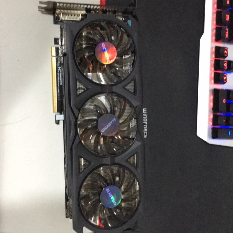 技嘉 R9 280x 3G