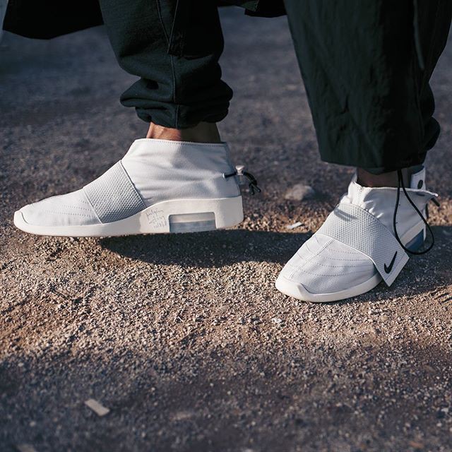 nike air fear of god moccasin pure platinum