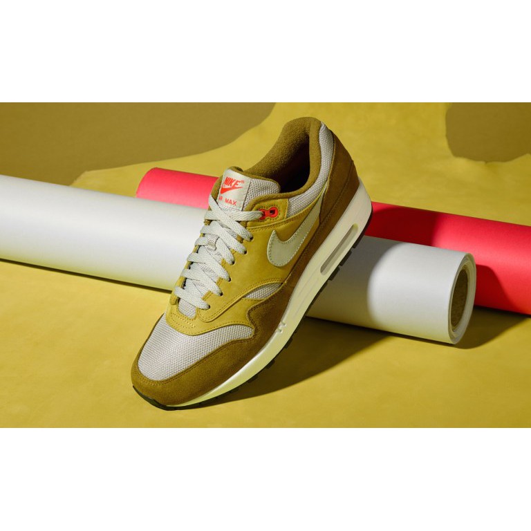 green curry air max 1