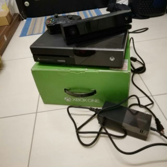 XBOX ONE + KINECT派對組500G