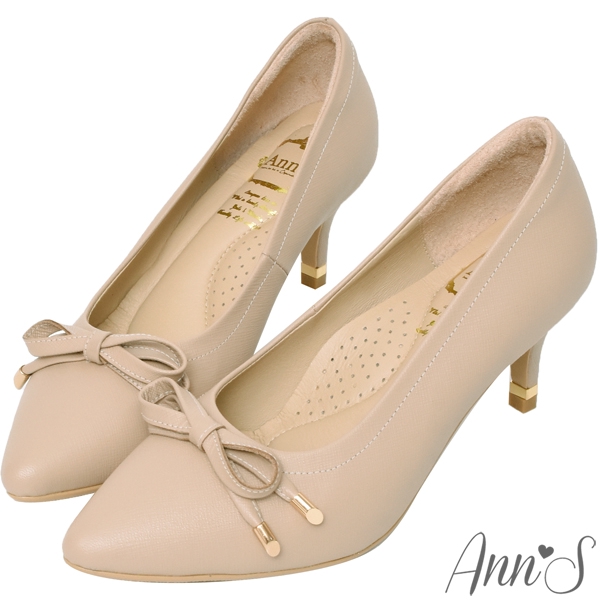 Ann’S自帶氣質光環-小羊皮質感壓紋蝴蝶結尖頭跟鞋6.5cm-藕粉
