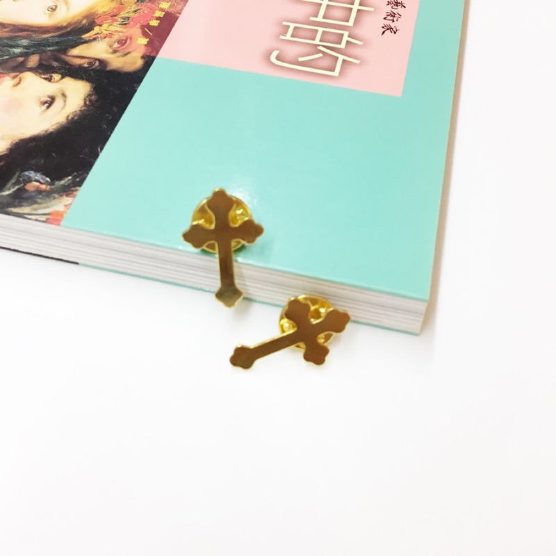 Jesusart 天主教聖物銀色花蕾型十字架胸針歐式皇家胸章胸章配飾西裝襯衫 蝦皮購物
