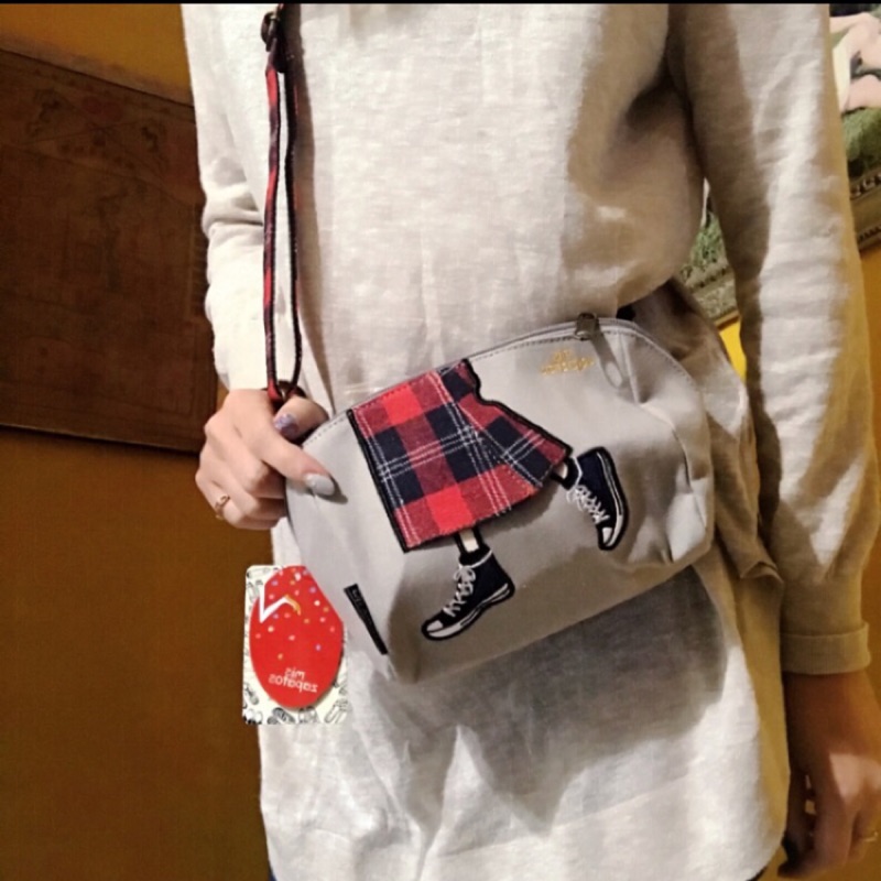 （現貨）日本mis Zapatos 美腳包 腳包 冬季新款 紅格子裙  布鞋 手機包 兩用包 觸控螢幕 日本手機包