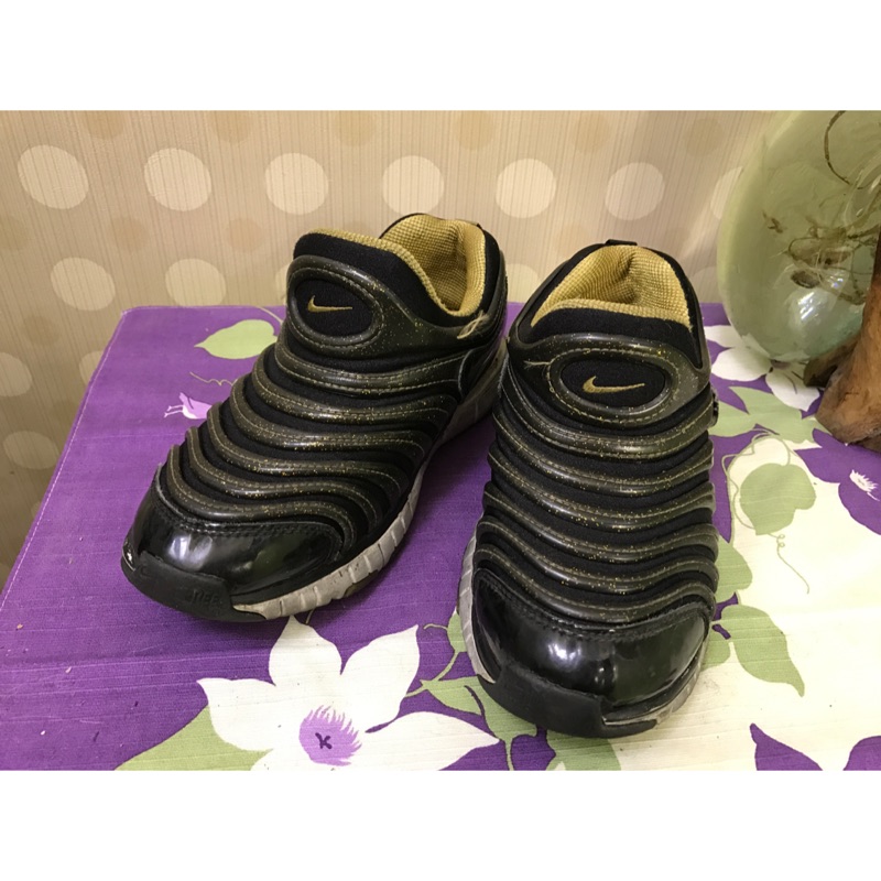 Nike 黑色 金線條 毛毛蟲鞋 20.5cm