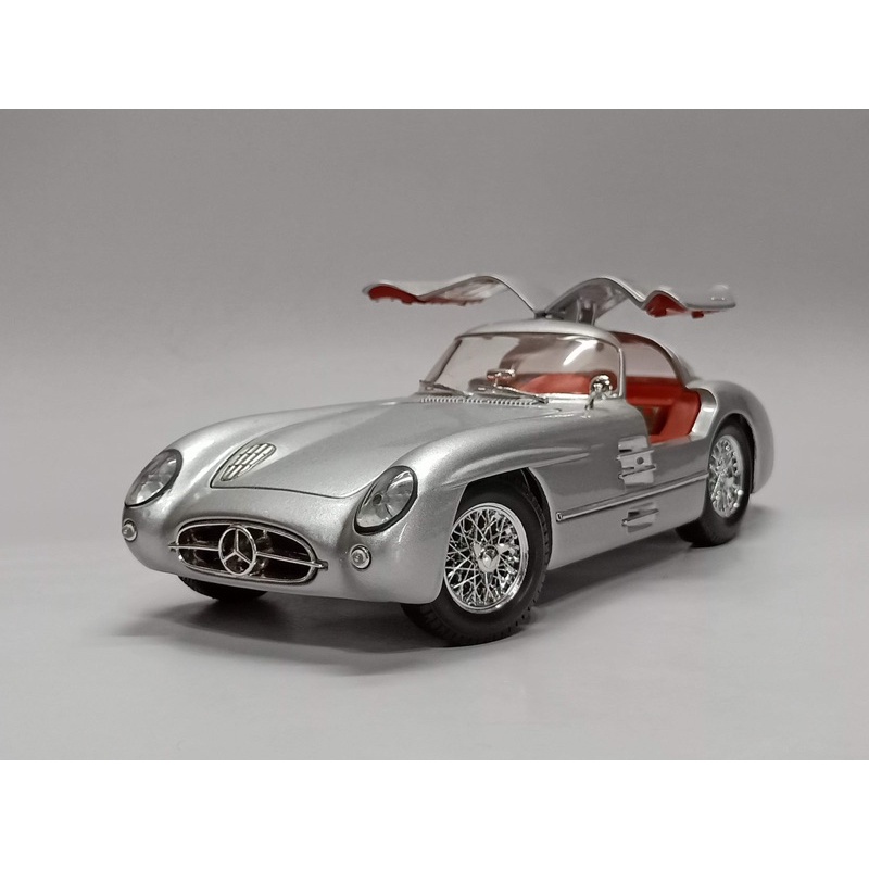 Maisto 1:18(1/18) Mercedes Benz 300SLR 賓士 經典車 模型車 鷗翼門