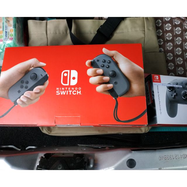 Switch 電力加強版, 原廠pro手把