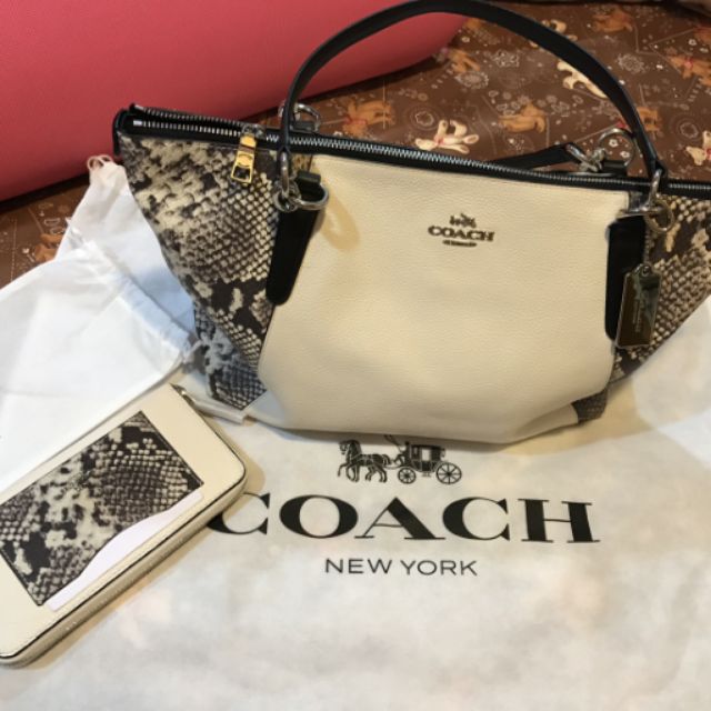 Coach 壓蟒蛇紋小牛皮托特包+長夾