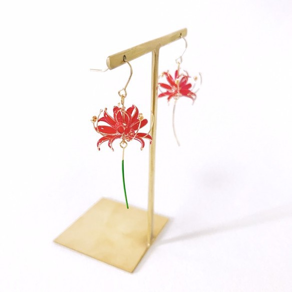 日本代購手工製彼岸花耳環 蝦皮購物