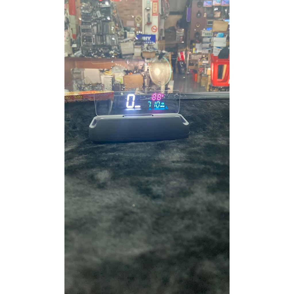 APP 5D HUD智能電動摺疊 抬頭顯示器 售價$3,500 歡迎預約安裝