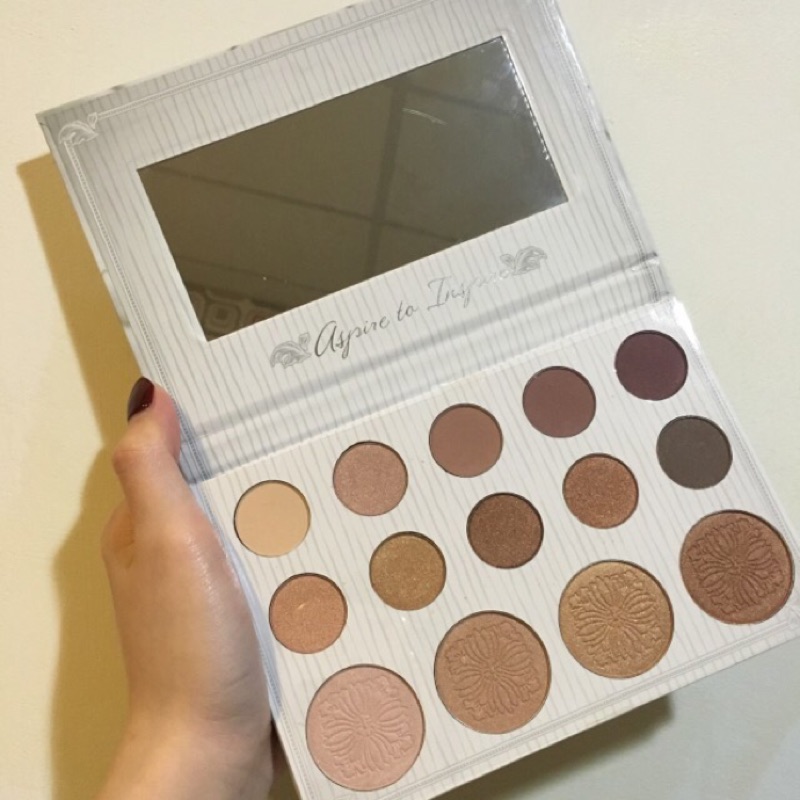 BH cosmetics X Carli Bybel眼影打亮盤