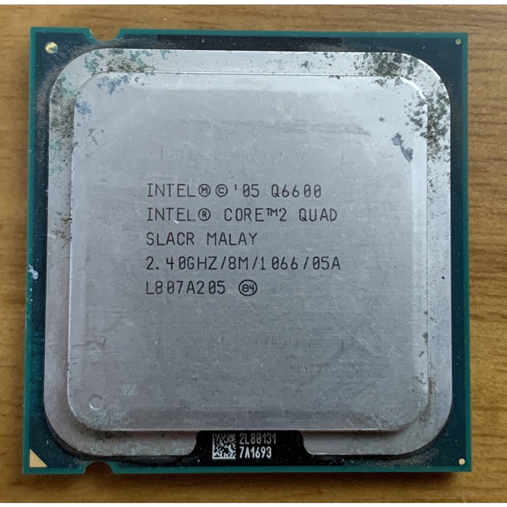 Intel Core 2 Quad Q6600(8M 快取記憶體，2.40 GHz，1066 MHz 前端匯流排)