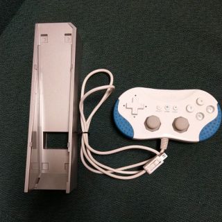 副廠wii Wii U 有線傳統手把搖桿控制器白色 Wii 原廠底座 蝦皮購物