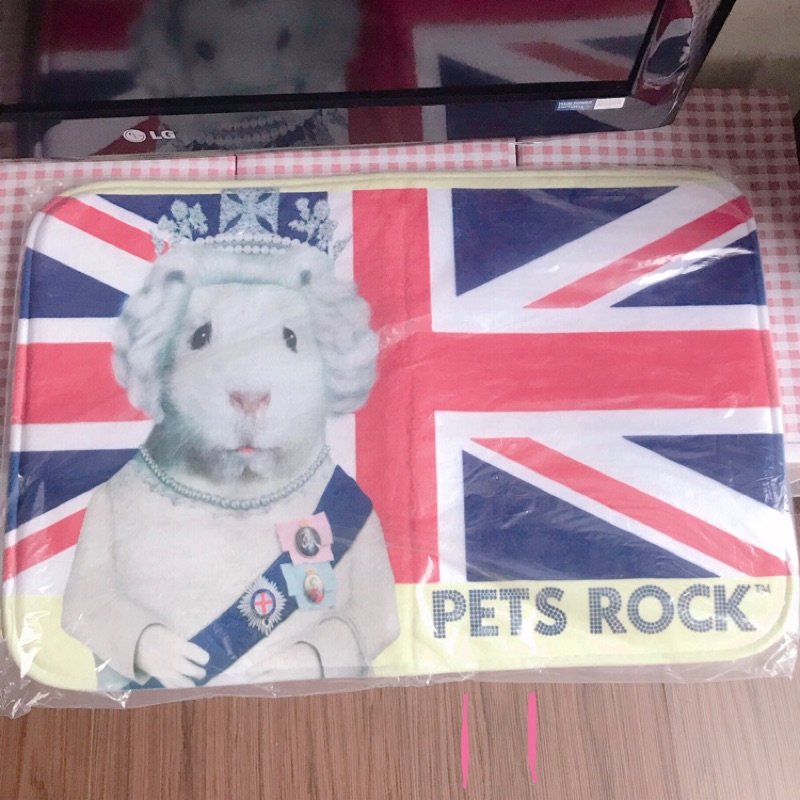 贈品11 全家超商寵物搖滾地毯 英女皇