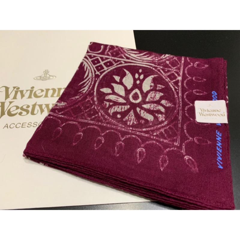 ╭☆°水水私貨舖☆°╮【Vivienne Westwood】全新真品 大尺寸系列(二) 手帕~附品牌包裝禮袋