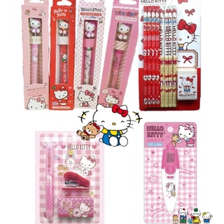 【Sanrio 三麗鷗】凱蒂貓玩偶按壓自動鉛筆 雙色筆+超迷你釘書機 /中性筆/卡式文具組/連接盒
