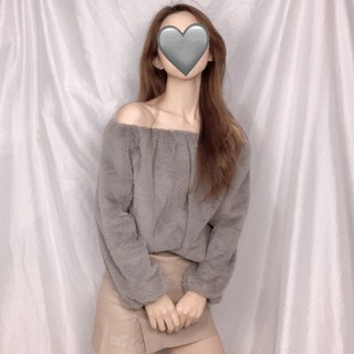 白卡灰現貨秒出♥️【JinG】小編包色自留大愛款 熊寶寶 毛茸茸 澎澎袖一字領上衣 寬袖平口露肩毛衣 長袖毛衣