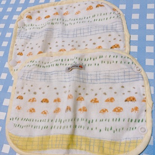 二手專櫃正品-日本Hoppetta 蘑菇森林口水揹巾